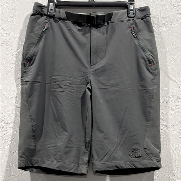 🔥🔥 THE NORTH FACE Tech Performance Nylon Dark Gray Shorts Sz Medium - PERFECT - Picture 1 of 13